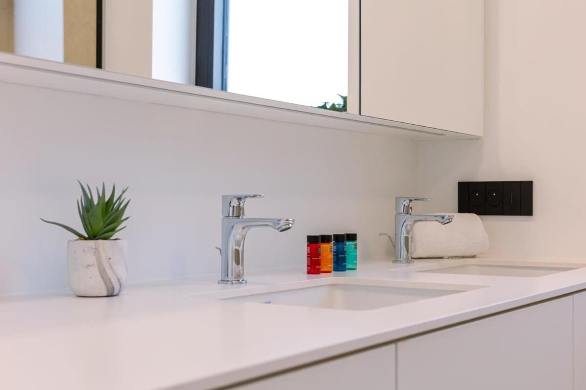 New, Luxurious And Modern Apartment With Private Parking Koksijde Eksteriør billede