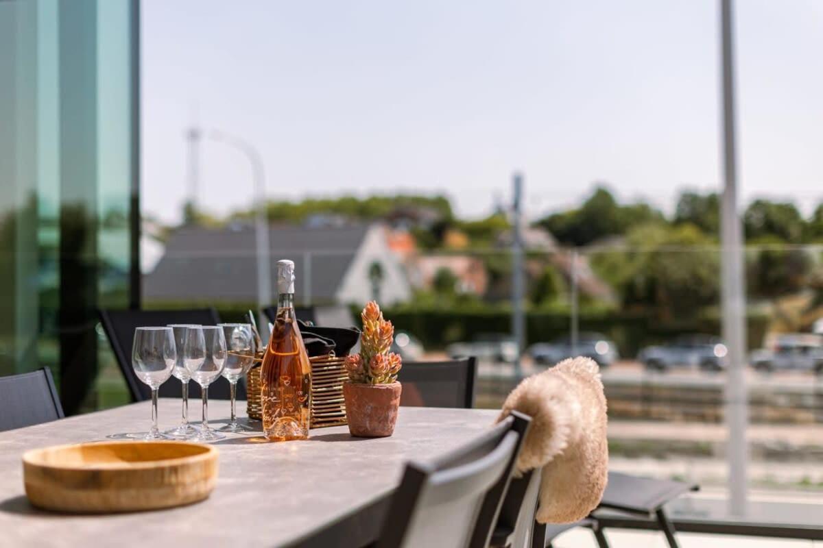 New, Luxurious And Modern Apartment With Private Parking Koksijde Eksteriør billede