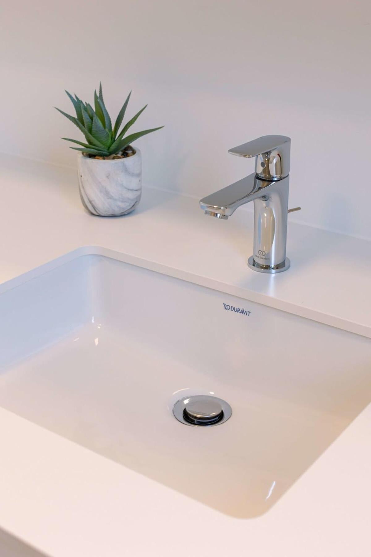 New, Luxurious And Modern Apartment With Private Parking Koksijde Eksteriør billede